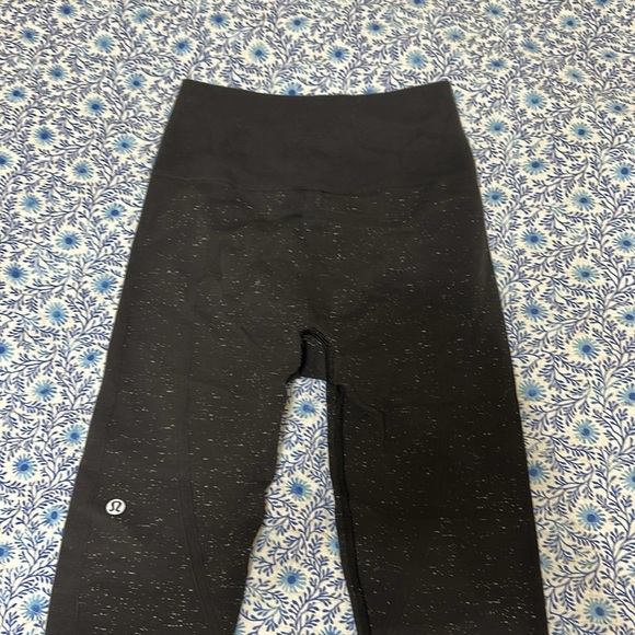 EUC Lululemon Knit Compression Athletic Leggings - Picture 3 of 4